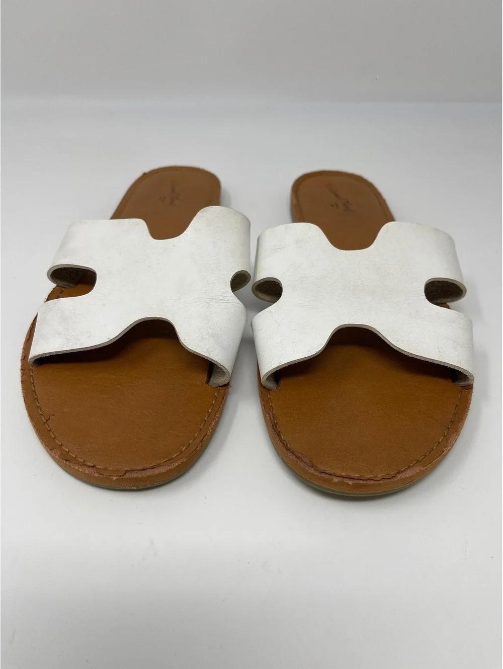 Universal Thread Womens White H Band Cutout Slide Sandals Flat Shoes Size 9.5